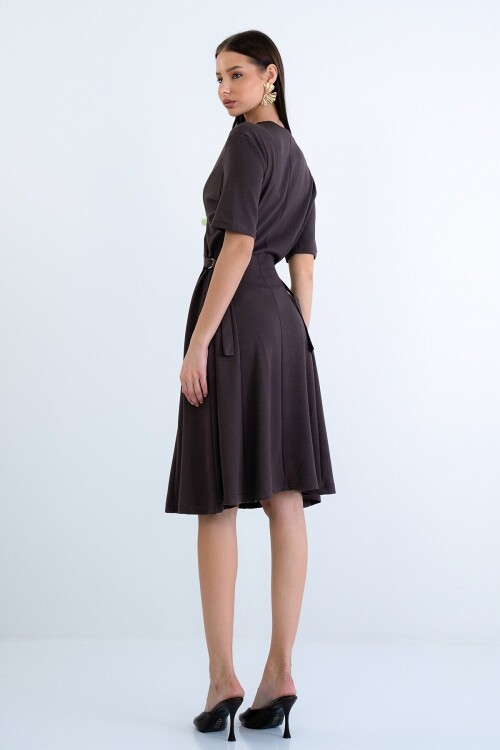 Bisiklet Yaka Tokalı Elbise