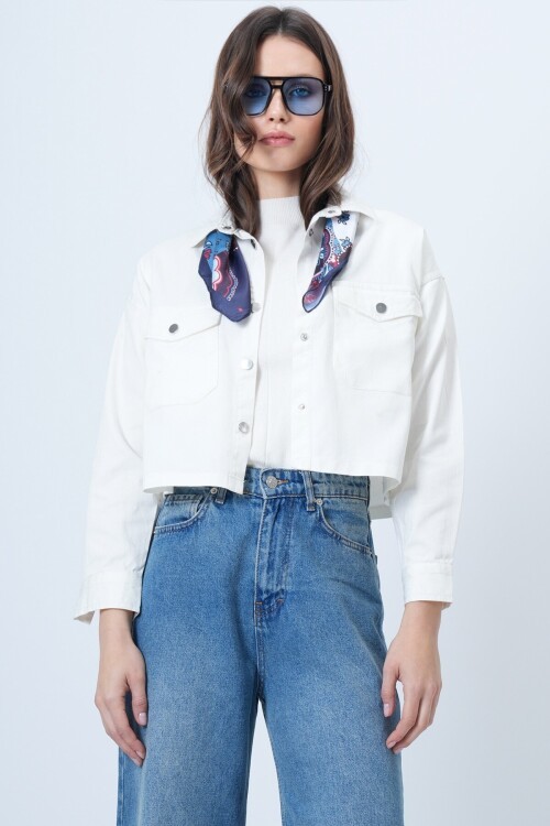 Çıt çıt kapamalı Çift Cepli Crop Gömlek