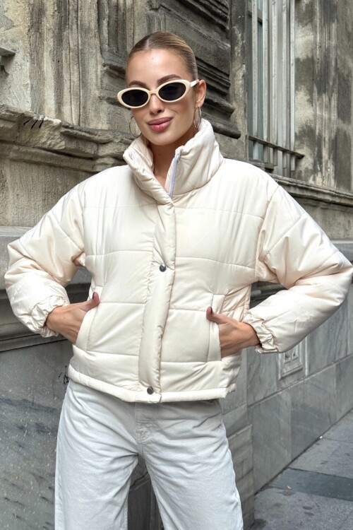 Çıtçıt Detaylı Kısa Şişme Mont