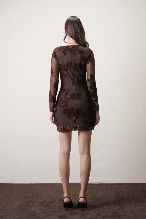 Dantel İşlemeli Elbise