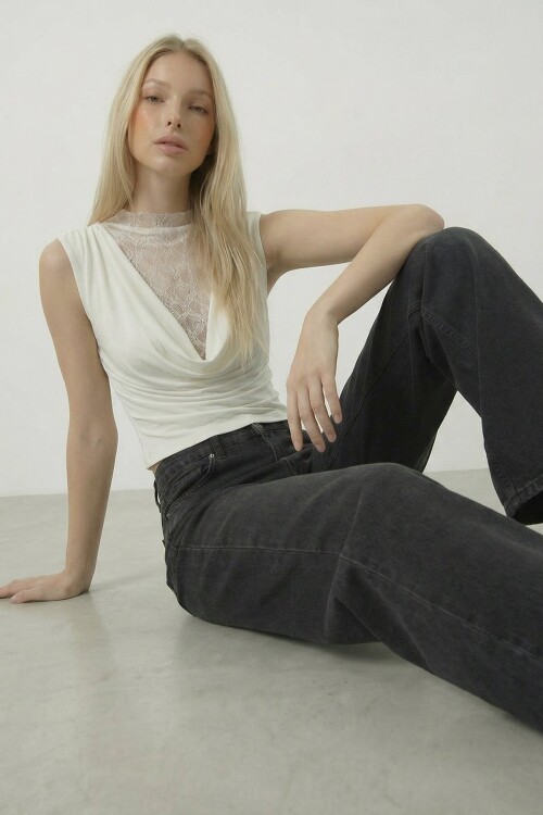 Dantelli Degaje Yaka Bluz