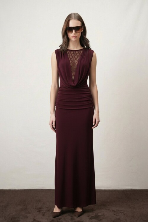 Degaje Yaka Tül Sırtı Tül Dekolteli Elbise