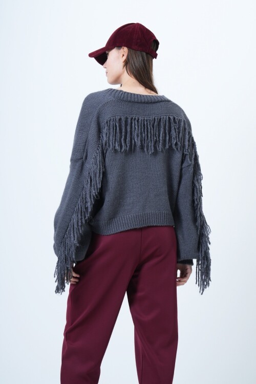 Derin V Yaka Rüğme Kapamalı Kolları Psüküllü Triko Hırka