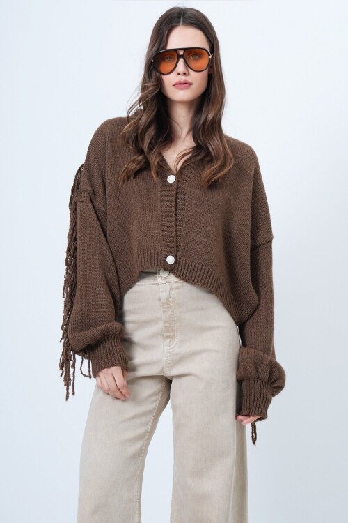 Derin V Yaka Rüğme Kapamalı Kolları Psüküllü Triko Hırka