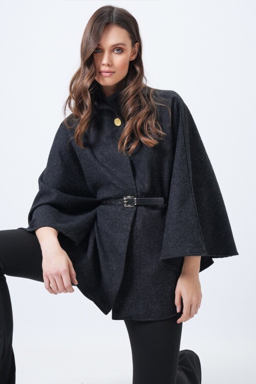 Dik Yaka Düğmeli Kemerli Panço