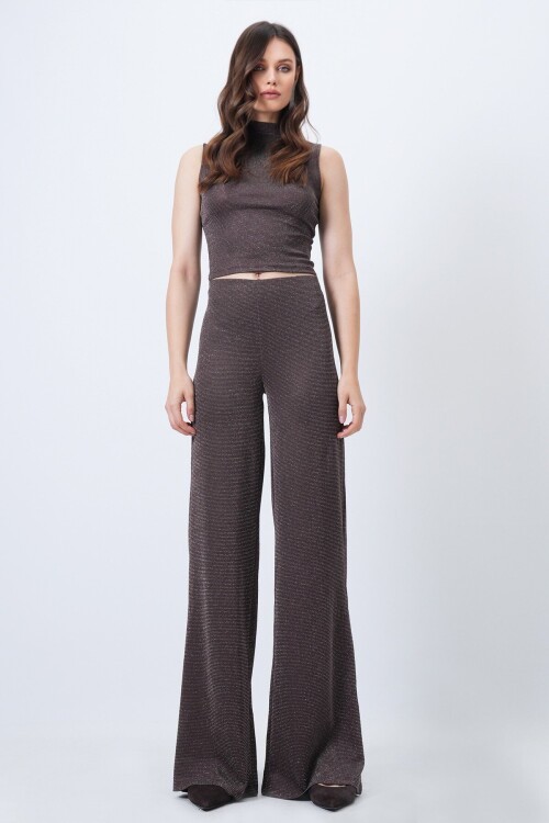 Dik Yaka Kolsuz Bluz ve Palazzo Pantolon Simli Takım