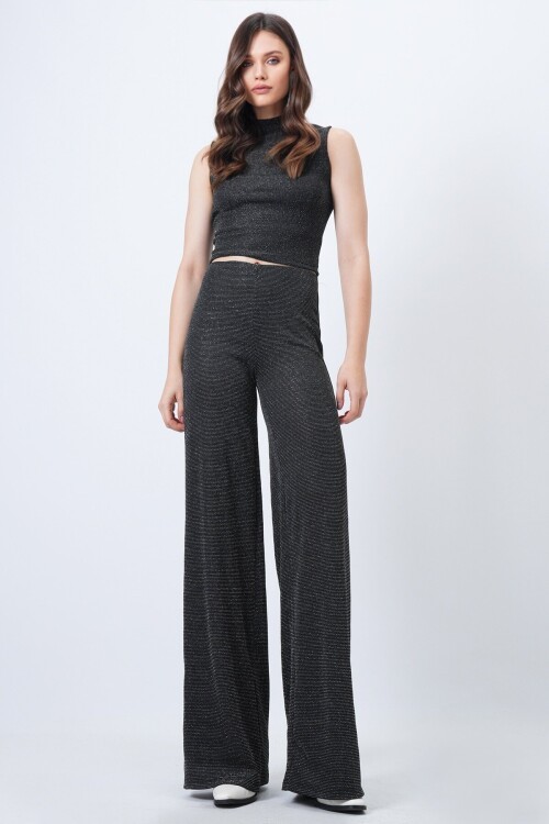 Dik Yaka Kolsuz Bluz ve Palazzo Pantolon Simli Takım