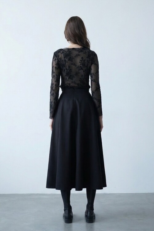 Siyah Dokulu Maxi Etek