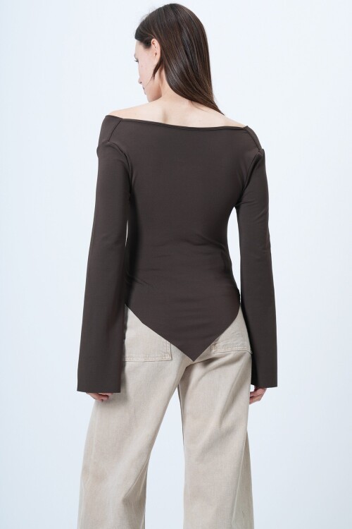 Drape Yaka Asimetrik Kesim Bluz