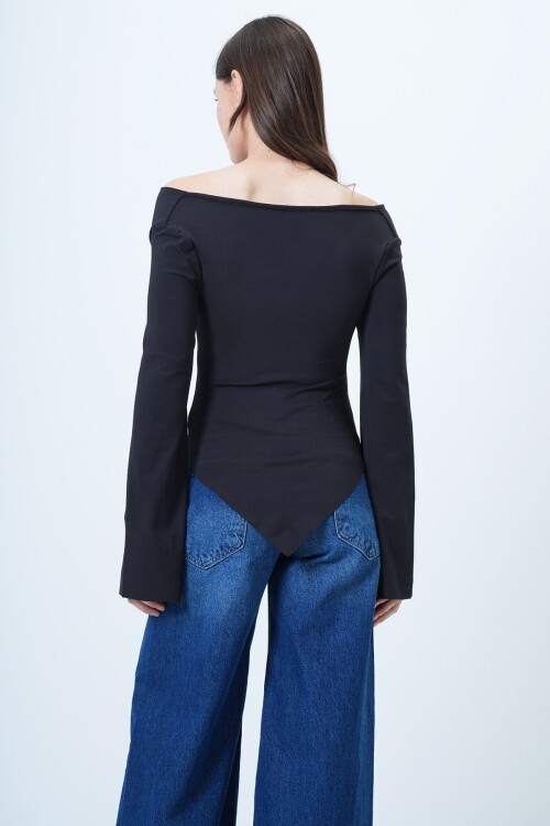 Drape Yaka Asimetrik Kesim Bluz