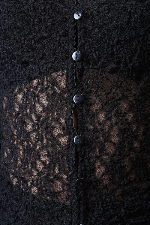 Siyah Düğmeli Dantel Bluz