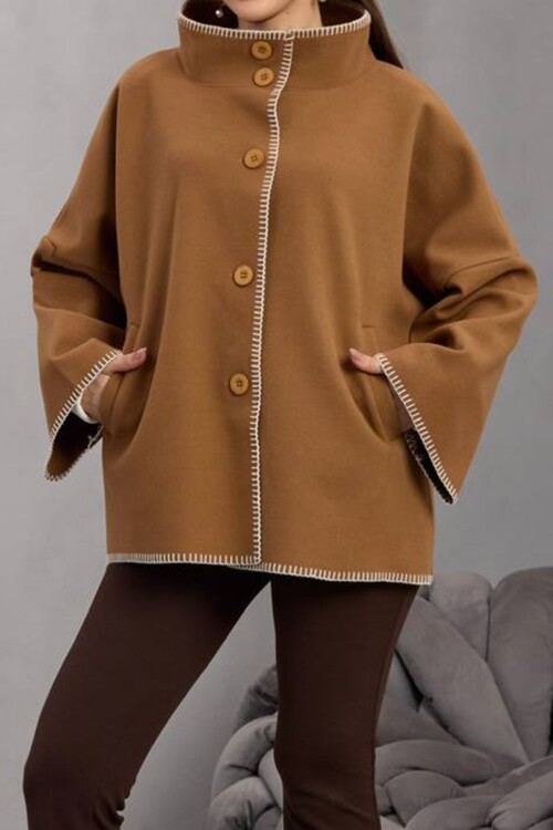 Düğmeli Geniş Kollu Kontrast Dikişli Yırtmaçlı Kaban