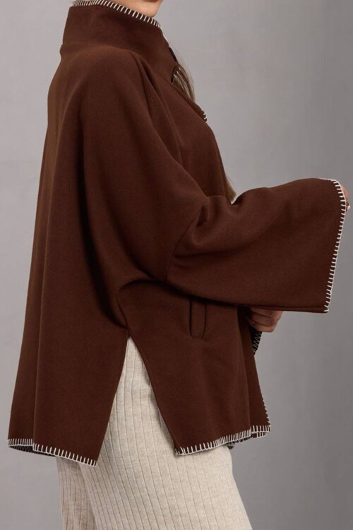 Düğmeli Geniş Kollu Kontrast Dikişli Yırtmaçlı Kaban