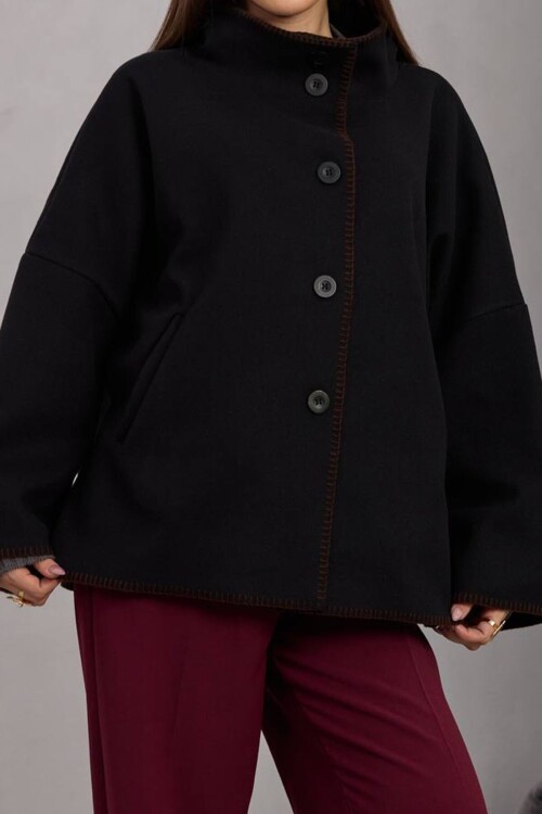 Düğmeli Geniş Kollu Kontrast Dikişli Yırtmaçlı Kaban