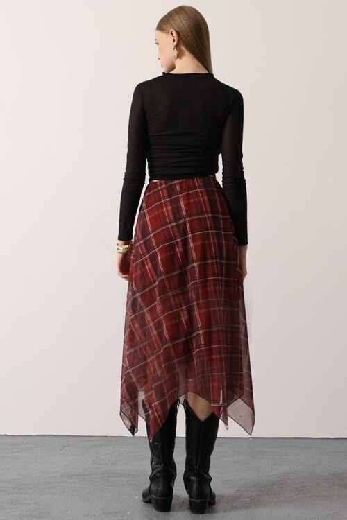 Ekoseli Asimetrik Kesim Astarlı Dantelli Etek