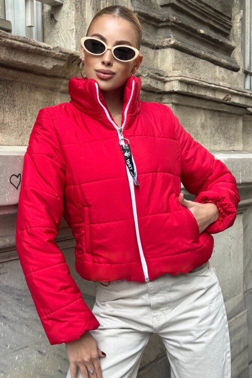 Fermuar Detaylı Kısa Şişme Mont