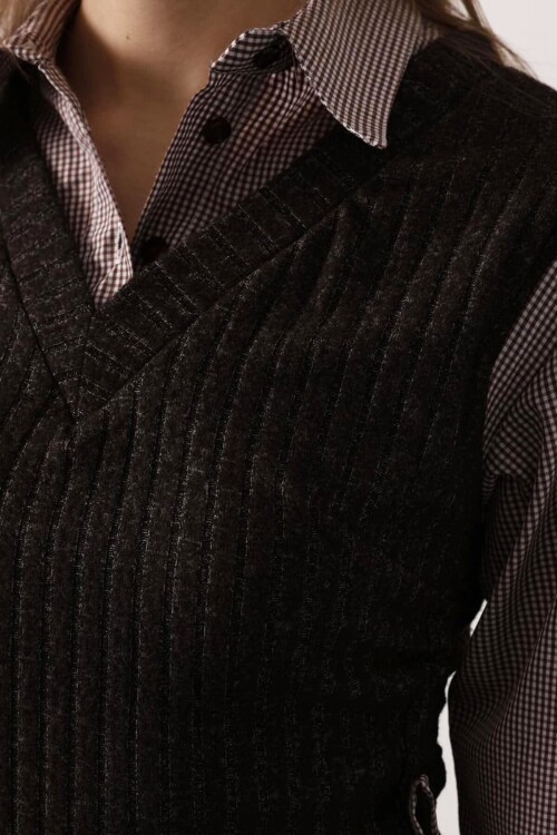 Gömlek Detaylı Büzgülü Bluz ve Beli Lastikli Pantolon Triko Takım