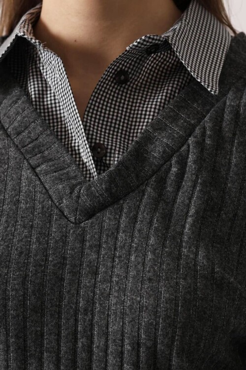 Gömlek Detaylı Büzgülü Bluz ve Beli Lastikli Pantolon Triko Takım