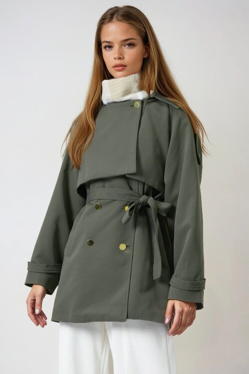 Haki Çift Cepli  Astarlı Kemerli Omuzu Ve Beli Apoletli Trençkot