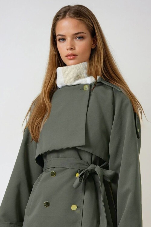 Haki Çift Cepli  Astarlı Kemerli Omuzu Ve Beli Apoletli Trençkot