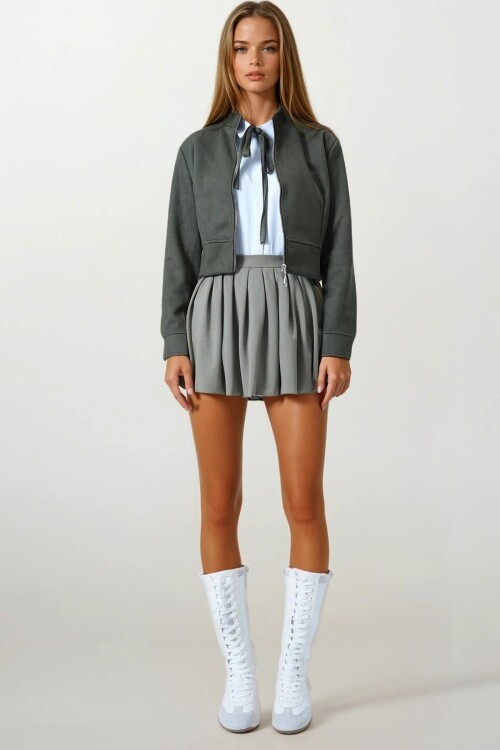 Haki Fermuarlı Hakim Yaka Süet Dokulu Kısa Ceket