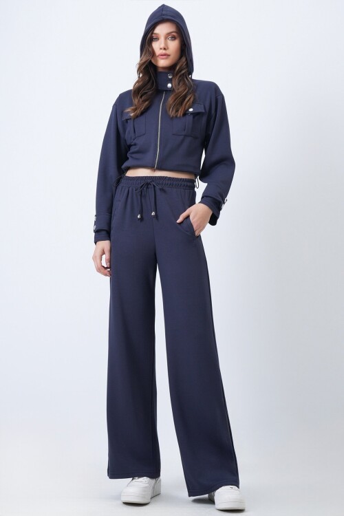 Kapüşonlu Çift Cepli Ceket ve Beli Lastikli Pantolon Takım