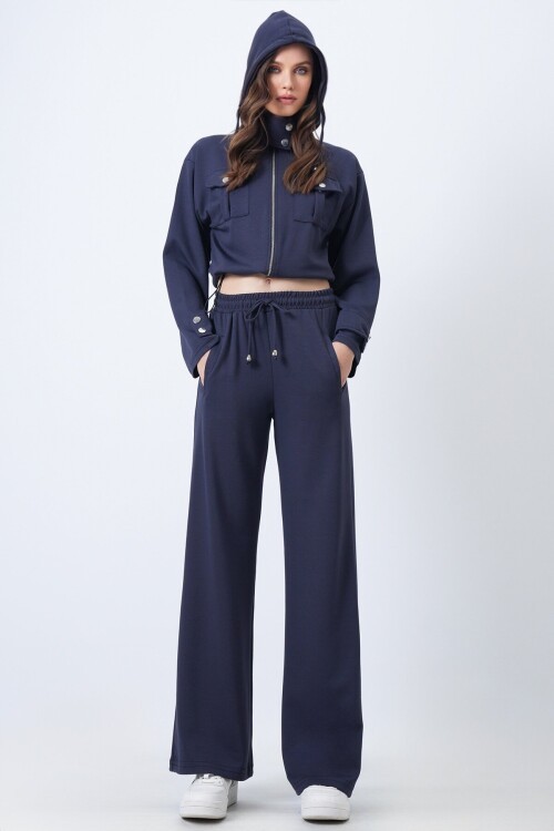 Kapüşonlu Çift Cepli Ceket ve Beli Lastikli Pantolon Takım