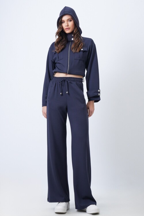 Kapüşonlu Çift Cepli Ceket ve Beli Lastikli Pantolon Takım