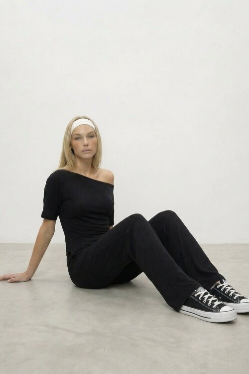 Kayık Yaka Bluz Ve Pantolon Takım