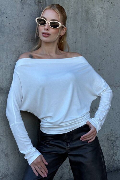Kayık Yaka Uzun Kollu Basic Bluz