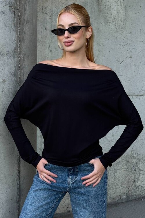 Kayık Yaka Uzun Kollu Basic Bluz