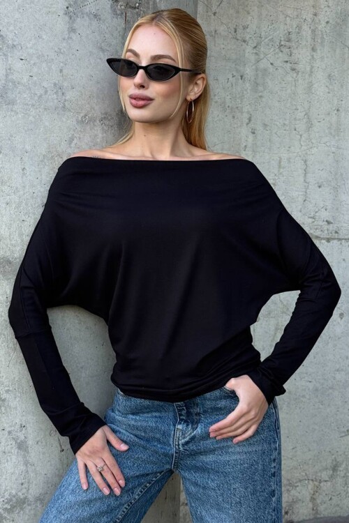 Kayık Yaka Uzun Kollu Basic Bluz