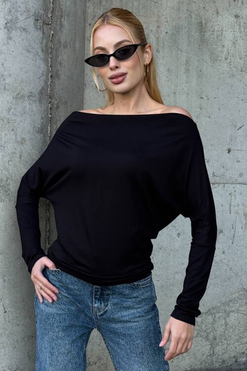 Kayık Yaka Uzun Kollu Basic Bluz