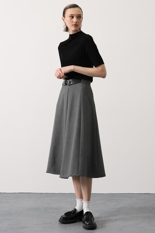 Kemerli Çift Cepli Pileli Midi Boy Etek