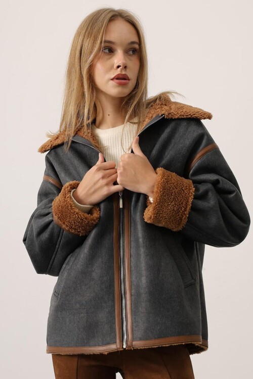 Kontrastlı Fermuarlı Yünlü Ceket