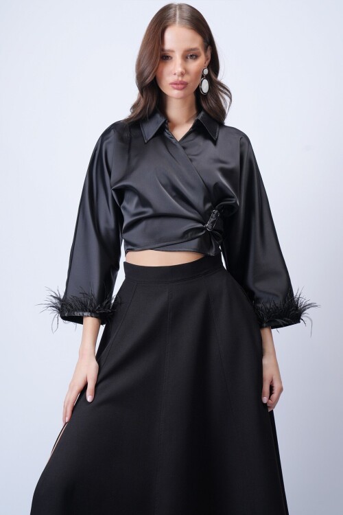 Siyah Kruvaze Püsküllü Bluz