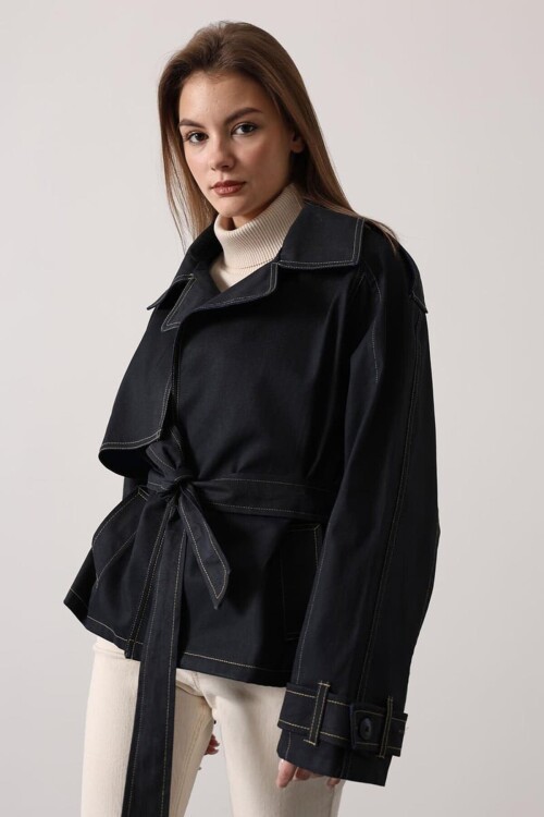 Kuşak Bağlamalı Astarlı Yıkamalı Denim Ceket