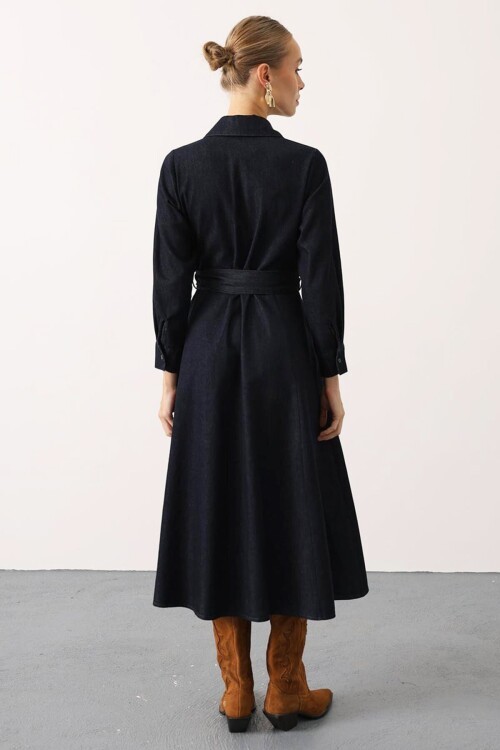 Kuşaklı Düğme Kapamalı Midi Boy Denim Elbise