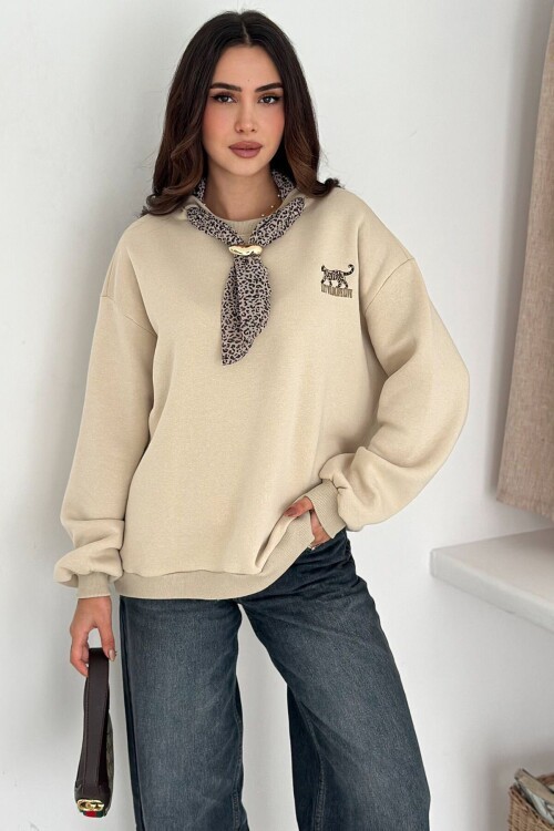 Leopar Fular Detaylı Nakışlı 3 İplik Şardonlu Sweatshirt