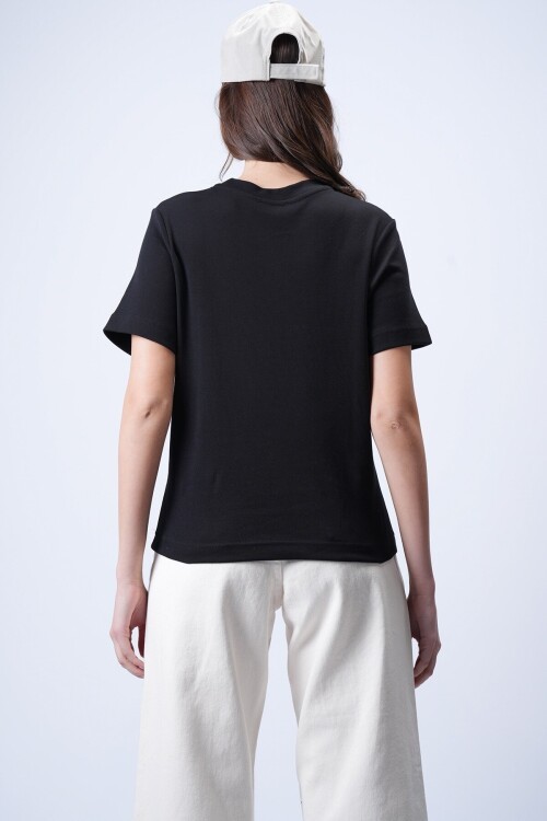 Siyah Likralı Kısa T-Shirt