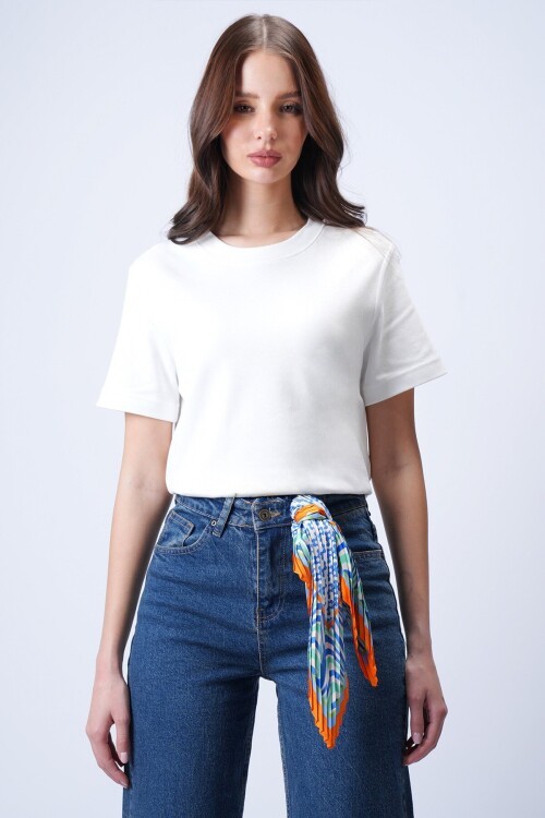 Beyaz Likralı Kısa T-Shirt