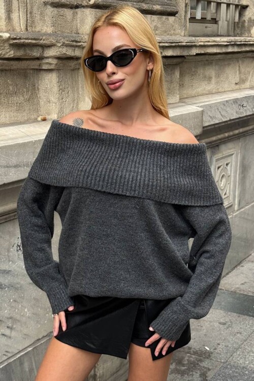 Madonna Yaka Uzun Kollu Triko Elbise