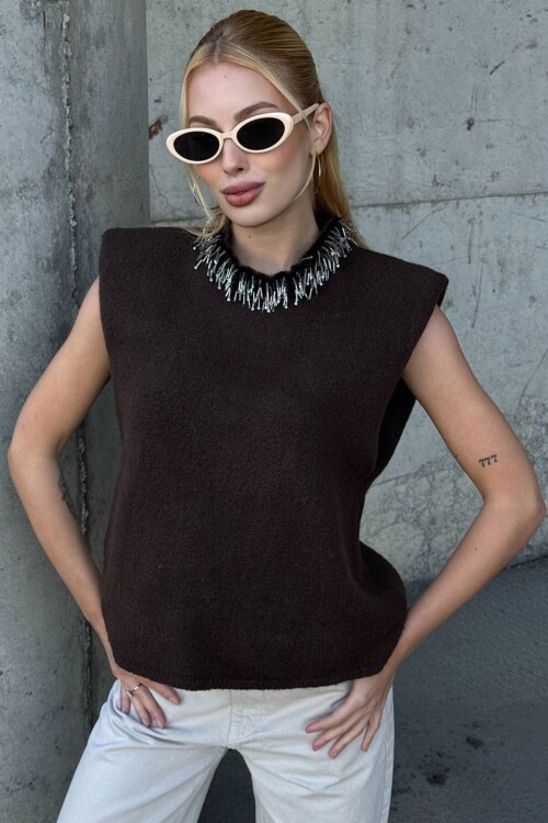 Omuz Vatkalı Yaka Detaylı Kolsuz Triko Bluz