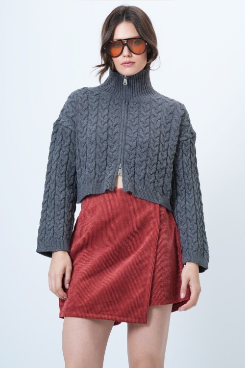 Örgü Desenli Fermuarlı Triko Hırka