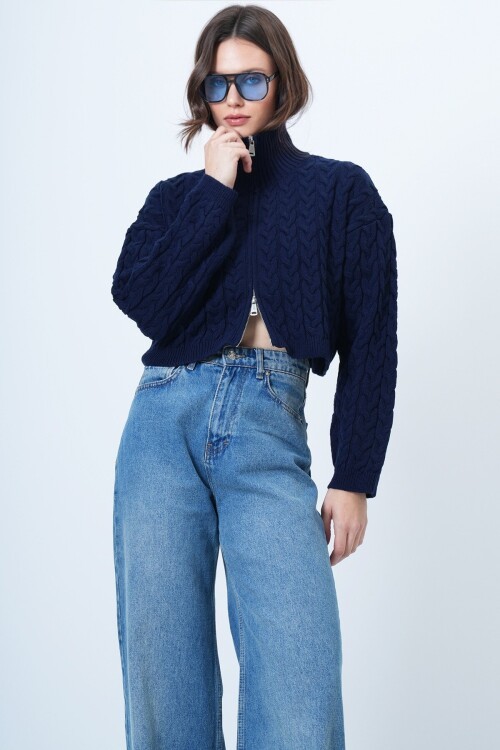 Örgü Desenli Fermuarlı Triko Hırka