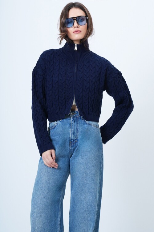 Örgü Desenli Fermuarlı Triko Hırka