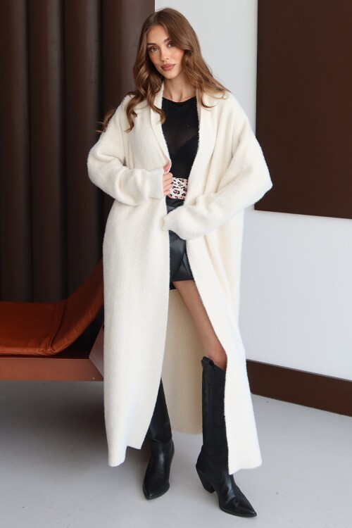 Oversize Cepli Yumuşak Dokulu Salaş Maxi Boy Peluş Uzun Hırka