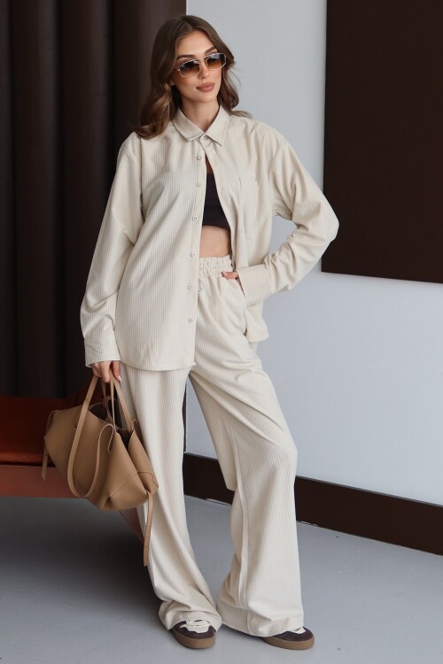 Oversize Düğmeli Cepli Rahat Kesim Dokulu Uzun Kollu Gömlek