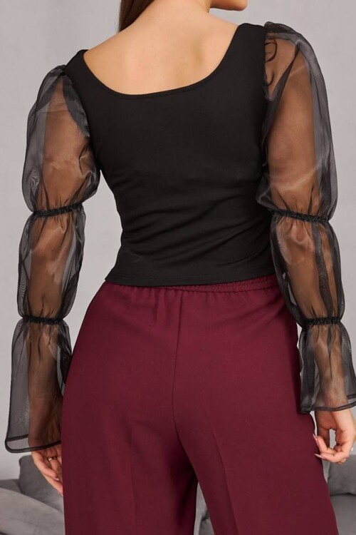 Şifon Kollu Düğmeli Kare Yaka Bluz