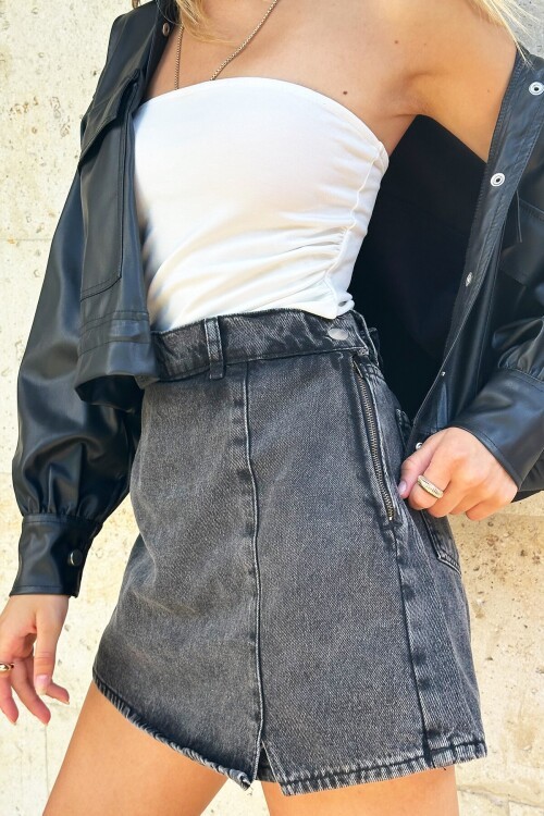 Soluk Efektli Mini Yırtmaç Ve Kemer Detaylı Fermuarlı Denim Şort Etek